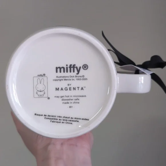 ❌SOLD❌Miffy x Magenta Minimal Cross Stitch Design Mug 🐰 - Picture 4 of 5